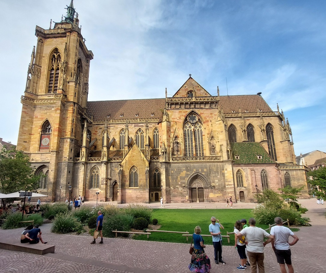 Die häufig Martinsmünster genannte, ehemals römisch-katholische Stiftskirche Sankt-Martin